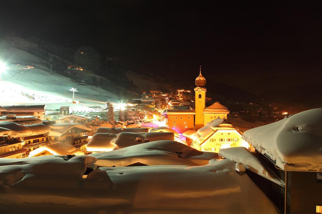 Saalbach Apartments Landhaus Bernkogel - Ski In Ski Out Екстериор снимка