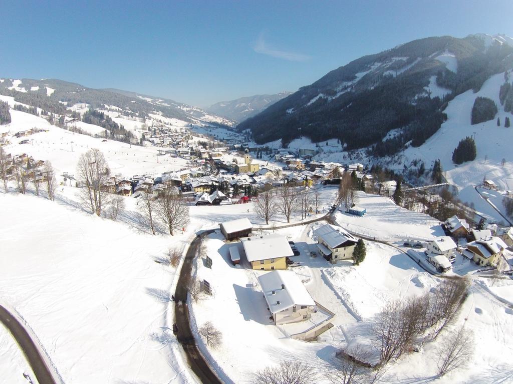 Saalbach Apartments Landhaus Bernkogel - Ski In Ski Out Екстериор снимка