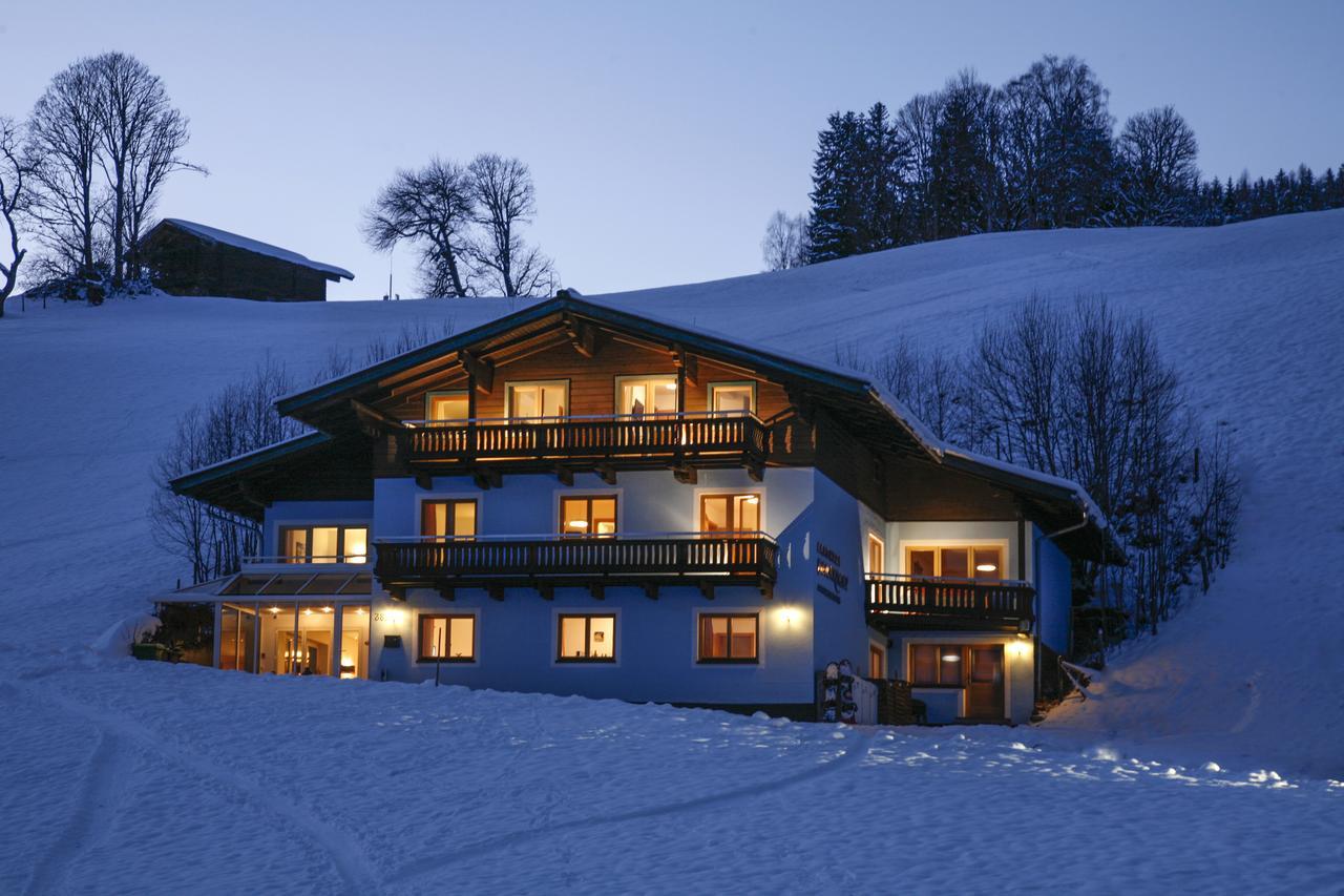 Saalbach Apartments Landhaus Bernkogel - Ski In Ski Out Екстериор снимка